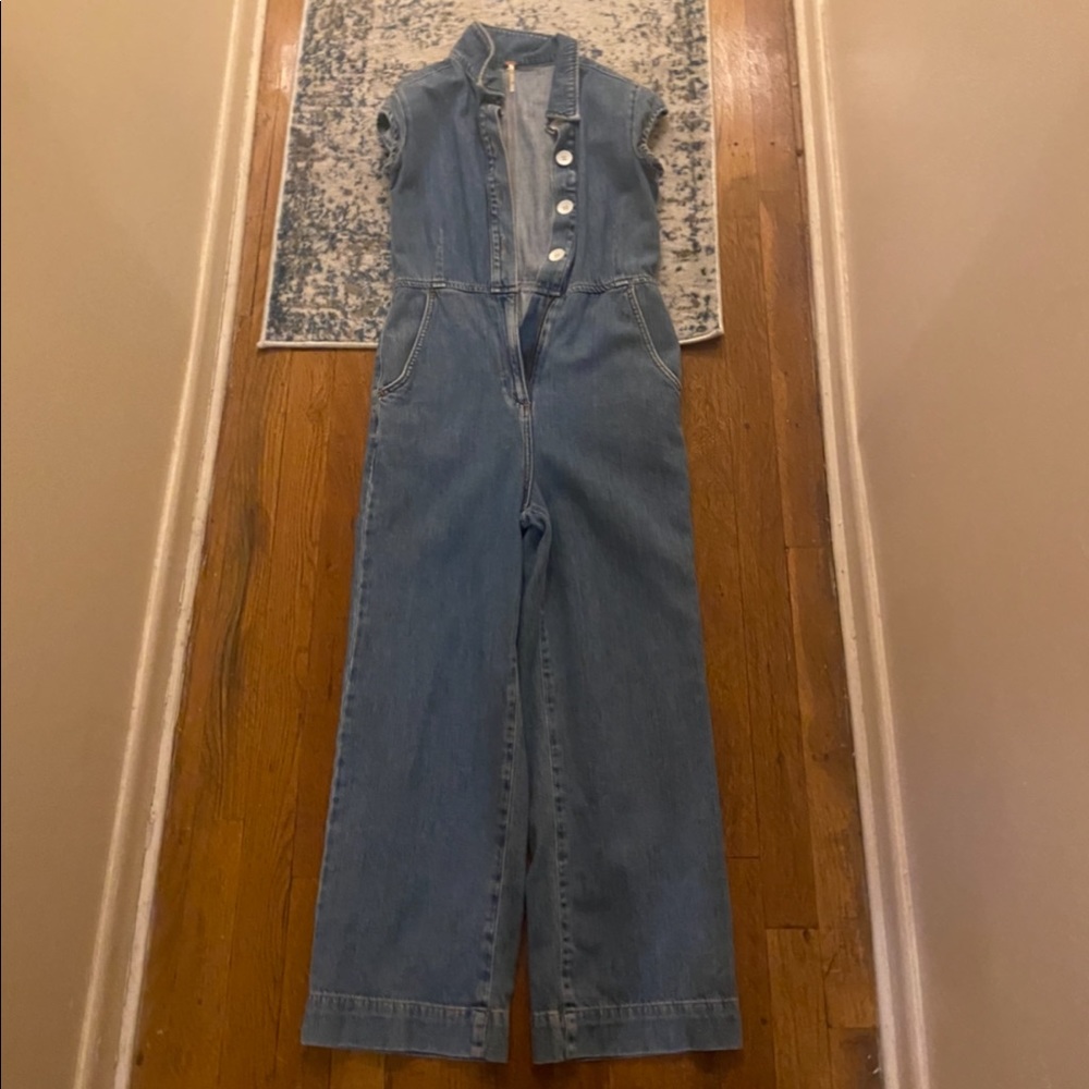 Free people denim white button front wide leg jumpsuit short sleeves sz 6 EUC